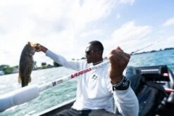 Abu Garcia Veritas Winch Baitcasting Rod 15 Abu Garcia Veritas Winch Baitcasting Rod -US Bait Reel Sales Store ABU CASTING ROD VERITAS PLX WINCH LIFESTYLE 2020 002